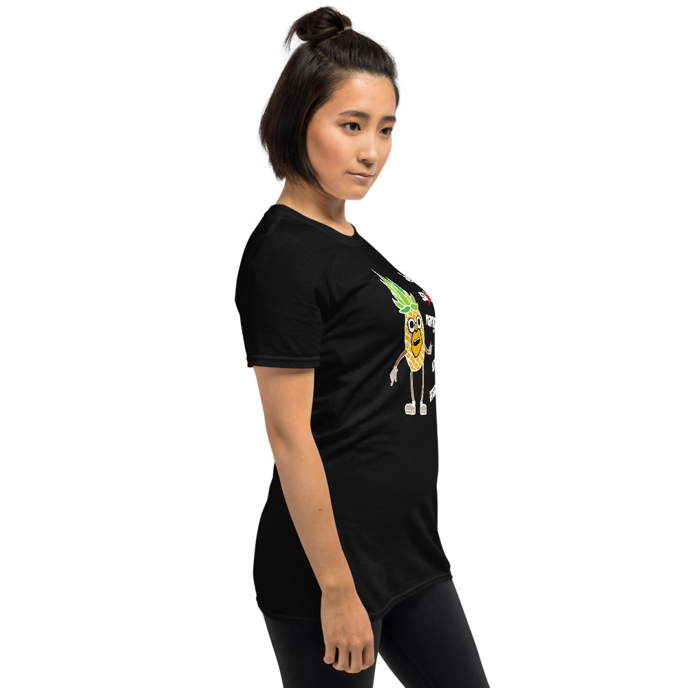 DARK - Je (suis) mange un ananas Short-Sleeve Unisex T-Shirt