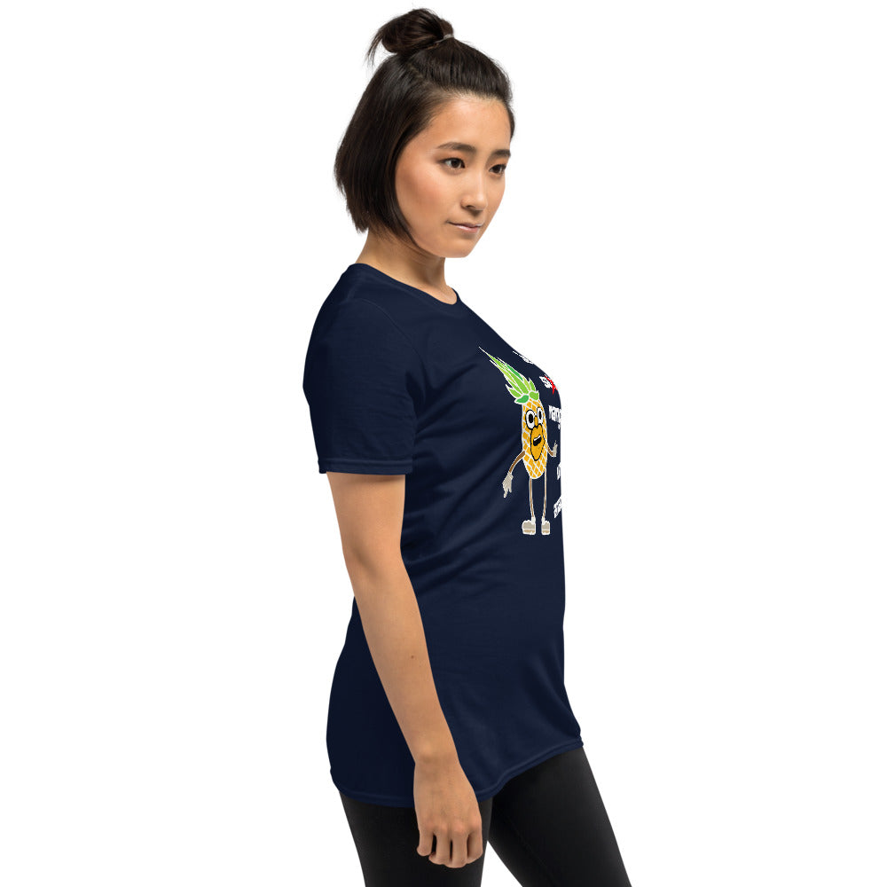 DARK - Je (suis) mange un ananas Short-Sleeve Unisex T-Shirt